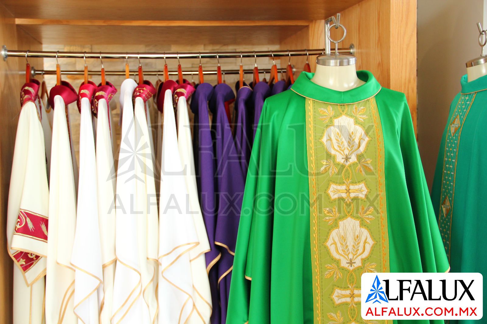 Alfalux PRENDAS Casulla Alba Dalmatica (3)